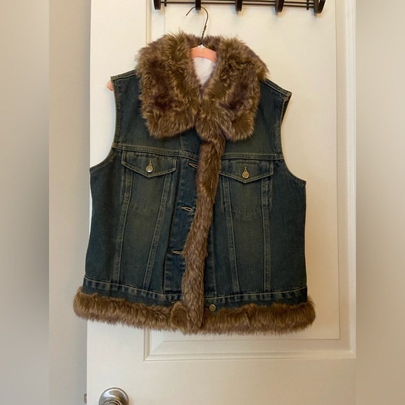 Newport News Jackets & Blazers - Ladies Medium Denim Faux Fur trimmed Vest